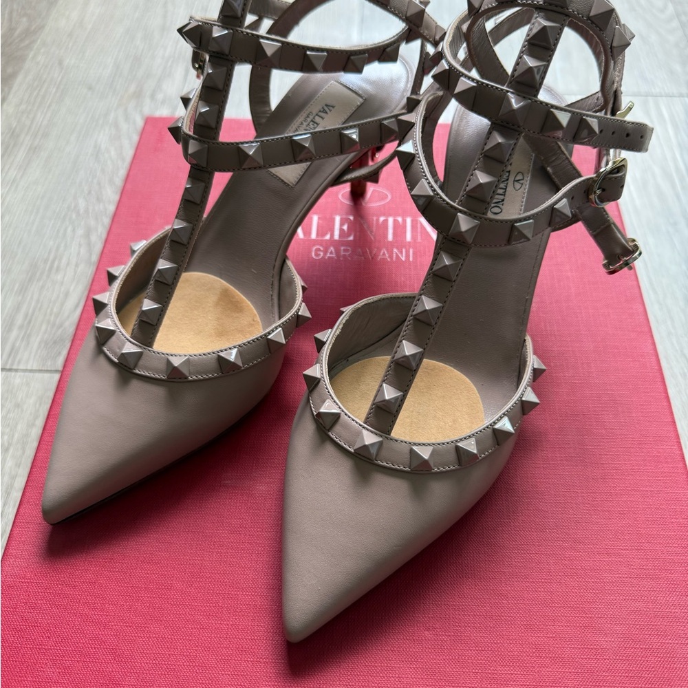 Valentino Garavani Tan Rockstud Heels